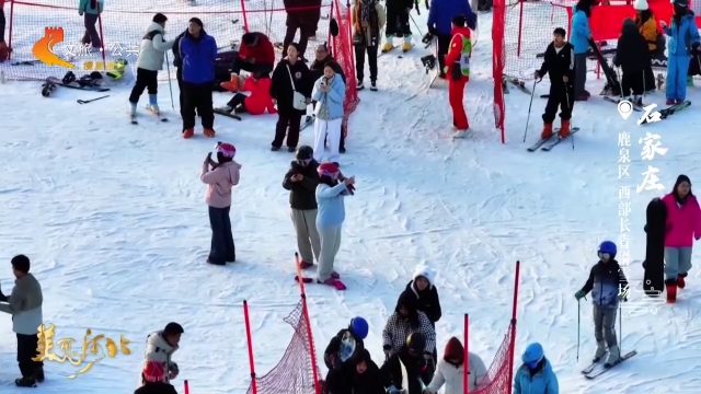 美丽河北见证官吴长新作品欣赏丨雪场追风，周末到西部长青滑雪场解锁满分快乐